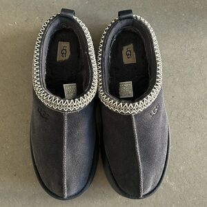 Ugg women’s Tazz slippers in navy